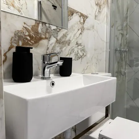Ribeirinho - 4 Bedrooms Semesterbostad *